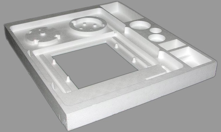 Base stampata in polistirolo espanso per l'imballaggio di un piano cottura